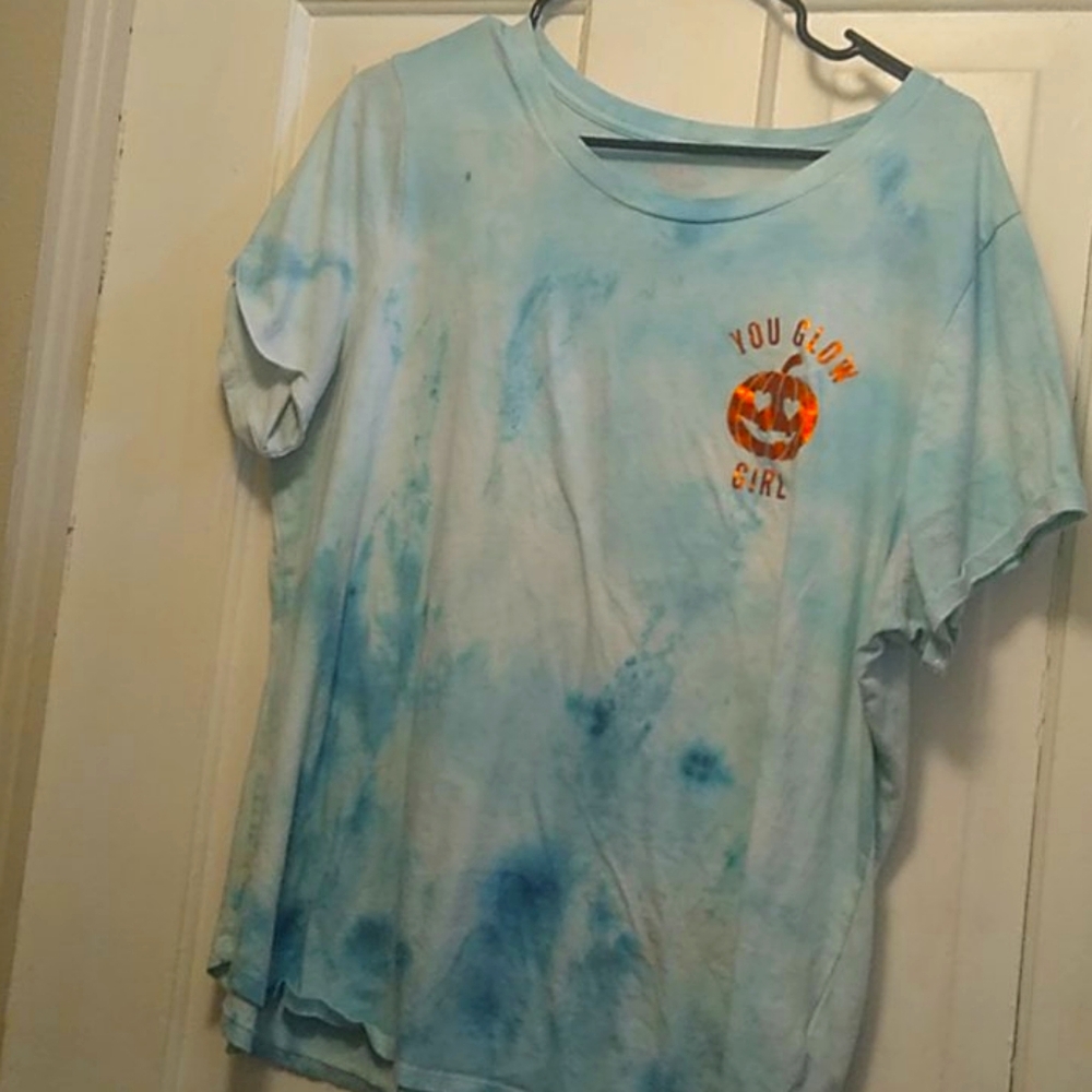 Old navy, blue tie dye tshirt